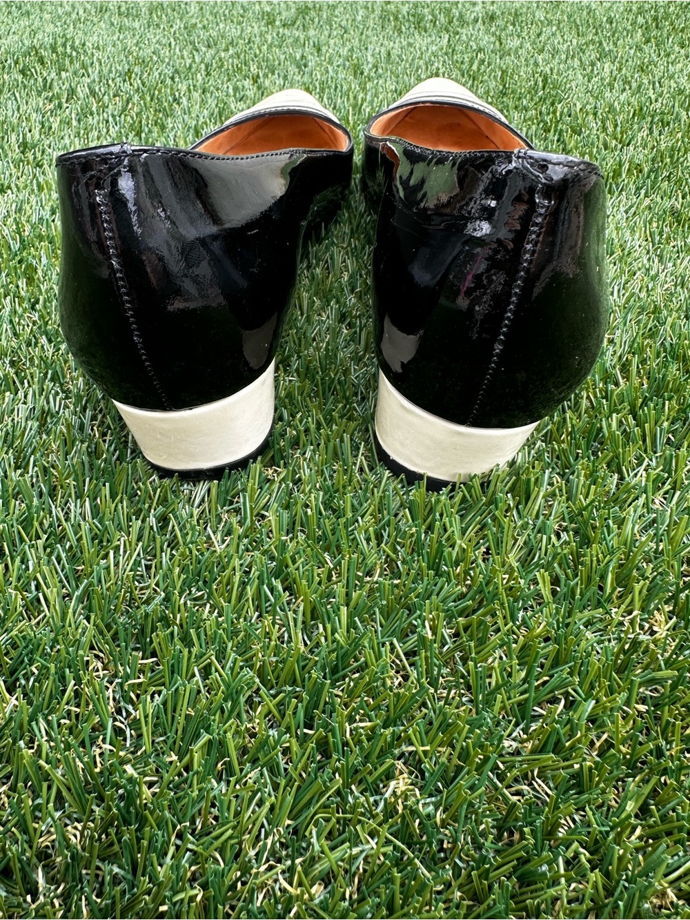 Kate Spade New York Black & White Patent Colorblock Pumps 🖤🤍 - Picture 3 of 4
